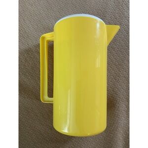 Vintage 1970s‎  Yellow Plastic Tea Juice Pitcher Collectible